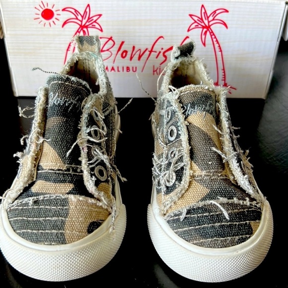 Blowfish Tan and Gray Casual Sneakers with Distressed Canvas - Picture 4 of 6